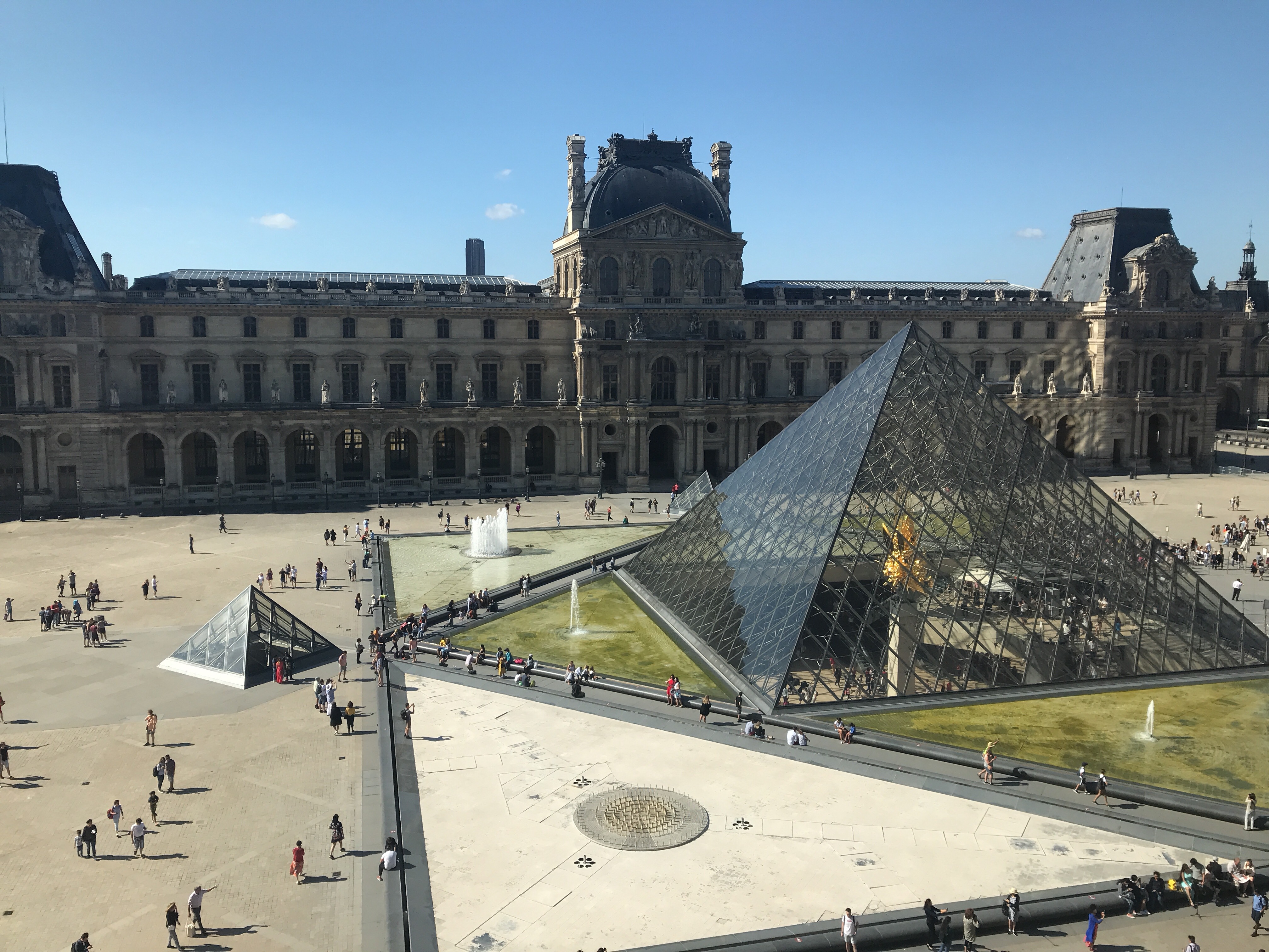 パリのルーブル美術館